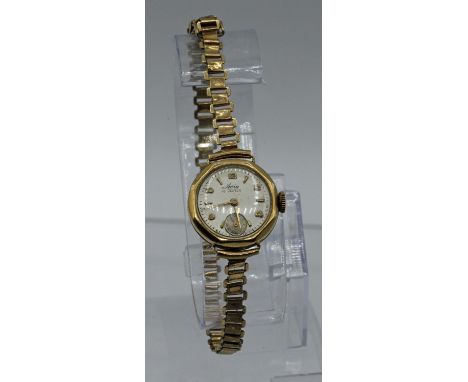 Vintage Avia 9ct Solid Gold Case Watch 9.2gms. Vintage solid 9ct gold case Avia watch and gold plated Bonklip strap. Manual w