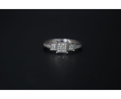 9ct WHite Gold Diamond Set Art Deco Design ring. Size N 