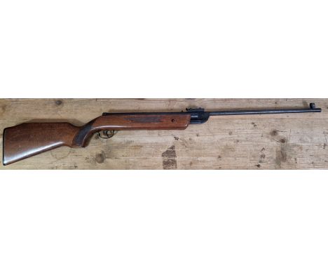 A Chinese Westlake .177 calibre air rifle, 109cm long, serial no.110007775. (BUYER MUST BE 18 YEARS OLD OR ABOVE AND PROVIDE 