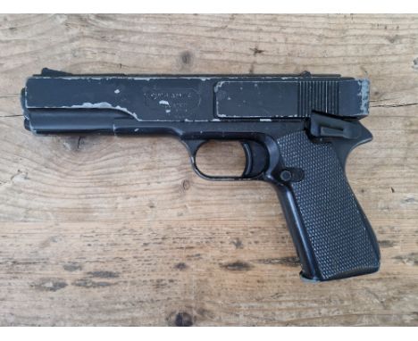 A Marksman Repeater .177 calibre air pistol, serial no.74033332, 22cm long, HUNTINGTON BEACH, CA, U.S.A.with manual and box. 