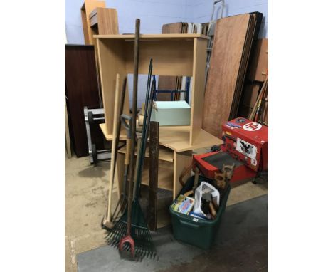 A quantity of gardening tools