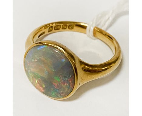 18CT GOLD OPAL RING SIZE N 5.6 GRAMS (FLASHES OF RED)