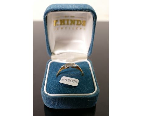 18ct gold &amp; platinum diamond ring, size J/K,1.6g:(worn &amp; bent) 