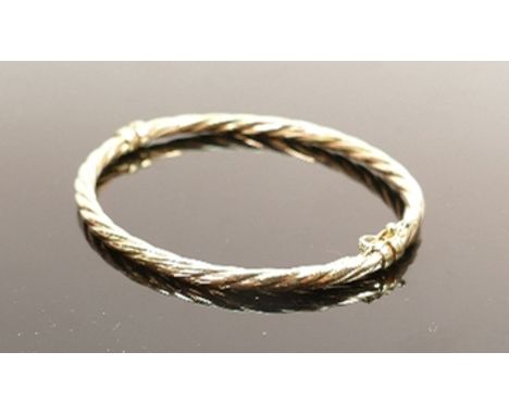 9ct gold ladies bangle: Gross weight 4.g. 