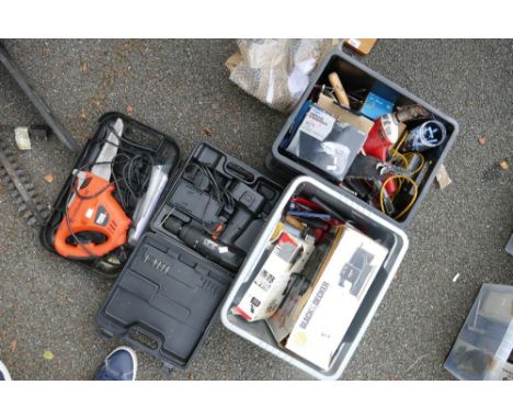 A collection of DIY tools : (4) 