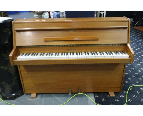 Light oak Zender short overstrung piano. Not available for in-house P&amp;P 