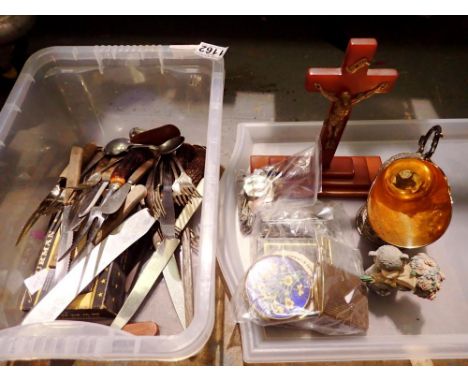 Quantity of collectables to include powder compacts, opera glasses, trinket boxes. Not available for in-house P&amp;P 