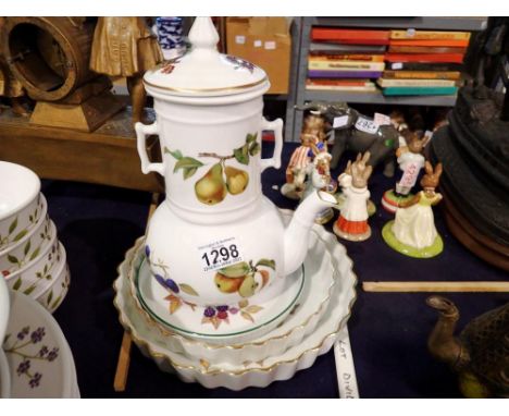 Royal Worcester Evesham coffee biggin, of four pieces with three other pieces of Evesham. Not available for in-house P&amp;P 