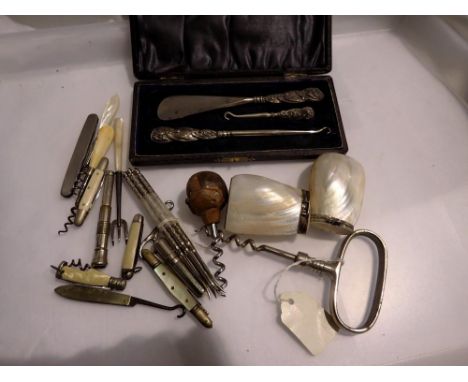 Mixed collectables including a silver handled button hook/shoe horn set. UK P&amp;P Group 1 (£16+VAT for the first lot and £2