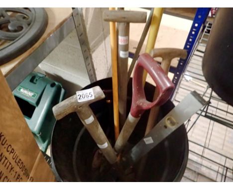 Bin of mixed garden tools (Bin NOT included). Not available for in-house P&amp;P 