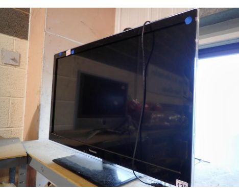 Panasonic TX-L32E5B television. All electrical items in this lot have been PAT tested for safety and have passed. This does n