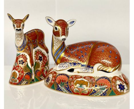 A Royal Crown Derby paperweight, Roe Deer Hind, Collectors Guild exclusive, gold stopper, 16.5cm wide, printed mark in red; a