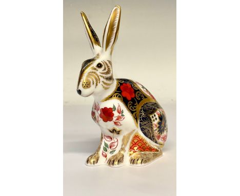A Royal Crown Derby paperweight, Old Imari Hare, decorated in the 1128 pattern, a limited edition of 500, gold stopper, 13cm 