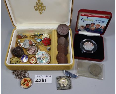 Collection of assorted boy scouts related items, different athletics medallions, pin badges, Baden Powell house ring, photogr