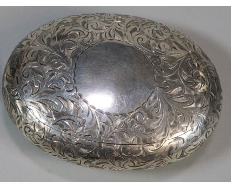 George V silver snuff box with gilt interior, of engraved foliate pebble form. By Henry Williamson Ltd. Birmingham 1919. 1.95