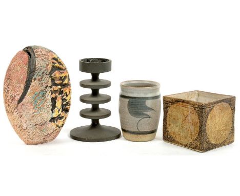 AN EARLY TROIKA POTTERY TEXTURED CUBE, 8.5CM H, PAINTED TROIKA + IVES, 1960'S, FIRING CRACK, TWO OTHER PIECES OF BRITISH STUD