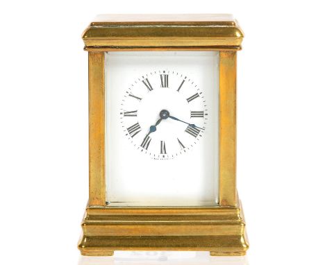 A FRENCH BRASS MINIATURE CARRIAGE TIMEPIECE WITH ENAMEL DIAL, 8.5CM H, EARLY 20TH C 