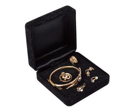 Konvolut Opalschmuck, 19. Jh, 6 Stück, 1x Gold (14 Karat), sonst Doublé. Jeweils besetzt mit kleinen Opalen in schönem, kräft