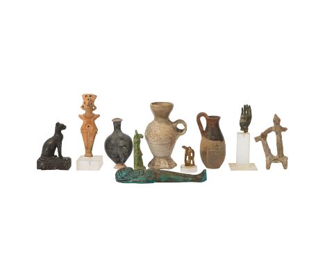 Gemischtes Antikenkonvolut 10-tlg.: 1st) Uschebti, wohl aus der Spätzeit des Alten Ägypten. Fayence mit türkisfarbener Glasur