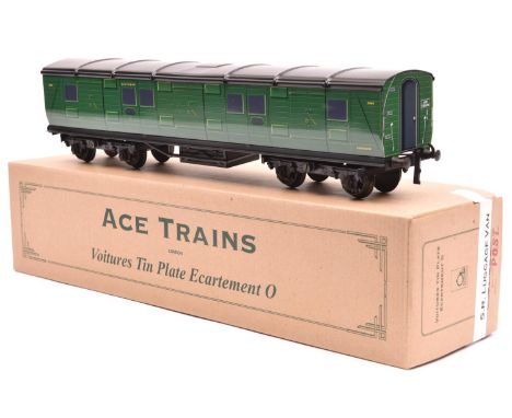 An Ace Trains Overlay Series O gauge Southern Railway bogie Luggage van in green livery, 2464. Designed by Brian Wright. Boxe