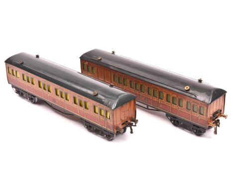 2x Hornby Series O gauge Metropolitan suburban coaches with brass buffers and drop-link couplings in lined wood livery. A Ful