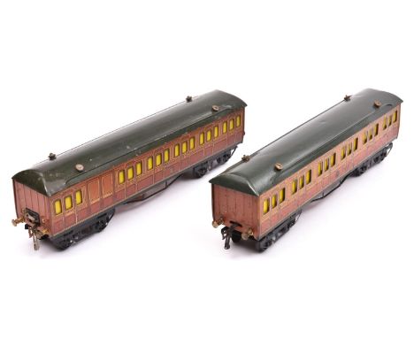 2x Hornby Series O gauge Metropolitan suburban coaches with brass buffers and drop-link couplings in lined wood livery. A Ful