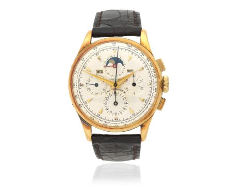 Universal Genève. An 18k gold automatic triple calendar chronograph wristwatch with moon phaseModel: Tri-CompaxReference: 122