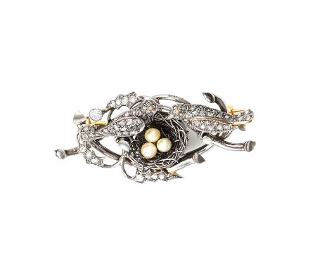 AN ANTIQUE DIAMOND AND PEARL BIRDS NEST BROOCH in 18ct yellow gold and silver, designed as a tree branch with birds nest, att