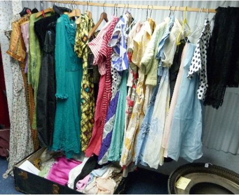 Vintage original 1950s Fashion: a large quantity including approx. twelve brightly printed summer day dresses, each with fitt