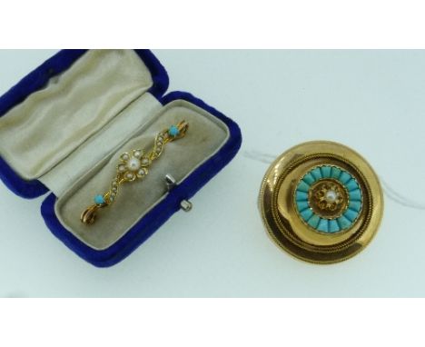 A yellow metal Target Brooch, the centre set seed pearl with outer surround with outer surround of calibre cut turquoise with