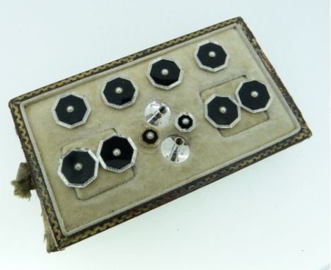 A stylish cased Art Deco gentleman's Dress Set, comprising a pair of cufflinks, four buttons and a pair of dress studs, each 