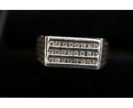 Gents 9ct White gold ring set with paved diamonds Size V