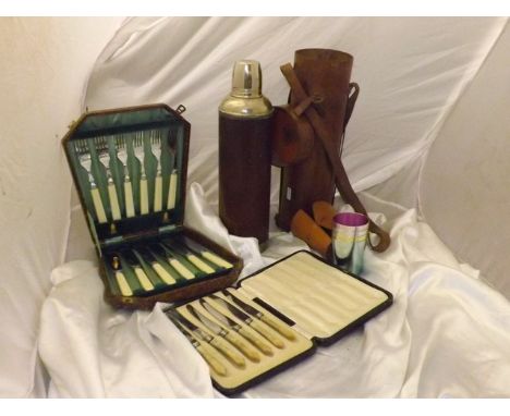 BOXED CUTLERY & LEATHER CASED FLASK  EST [£10- £20]