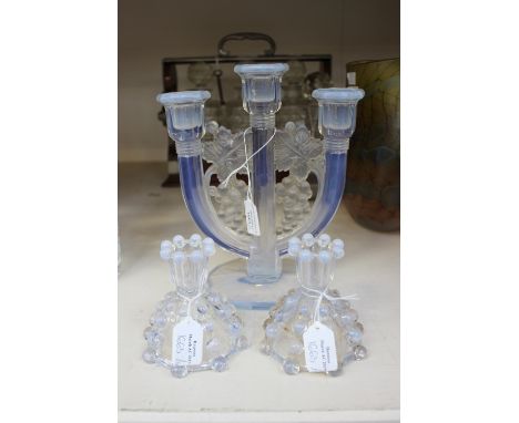 An Art Deco opalescent candlestick garniture (one sd) (3) 