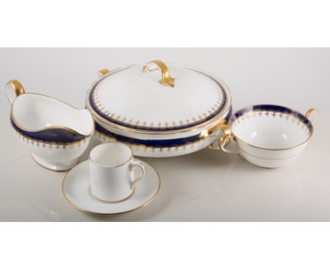 Aynsley blue and gilt dinner service, comprising 2 x oval meat plates, 6 x dinner plates, 6 x medium plates, 5 x side plates,