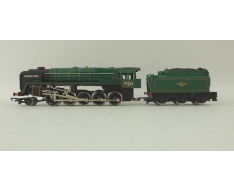 A group of Hornby Dublo scale models, comprising; BR Standard Class 'Evening Star' 2-10-0, R.065, BR Standard Class 'Britanni