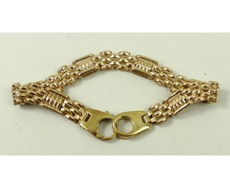 A 9ct rose gold gate and fancy link bracelet on a snap clasp, 15.7g.
