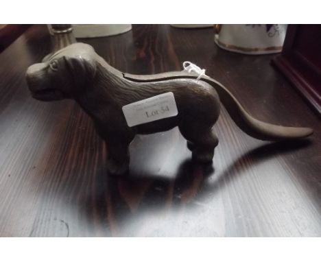 Nutcracker in the form of a hound