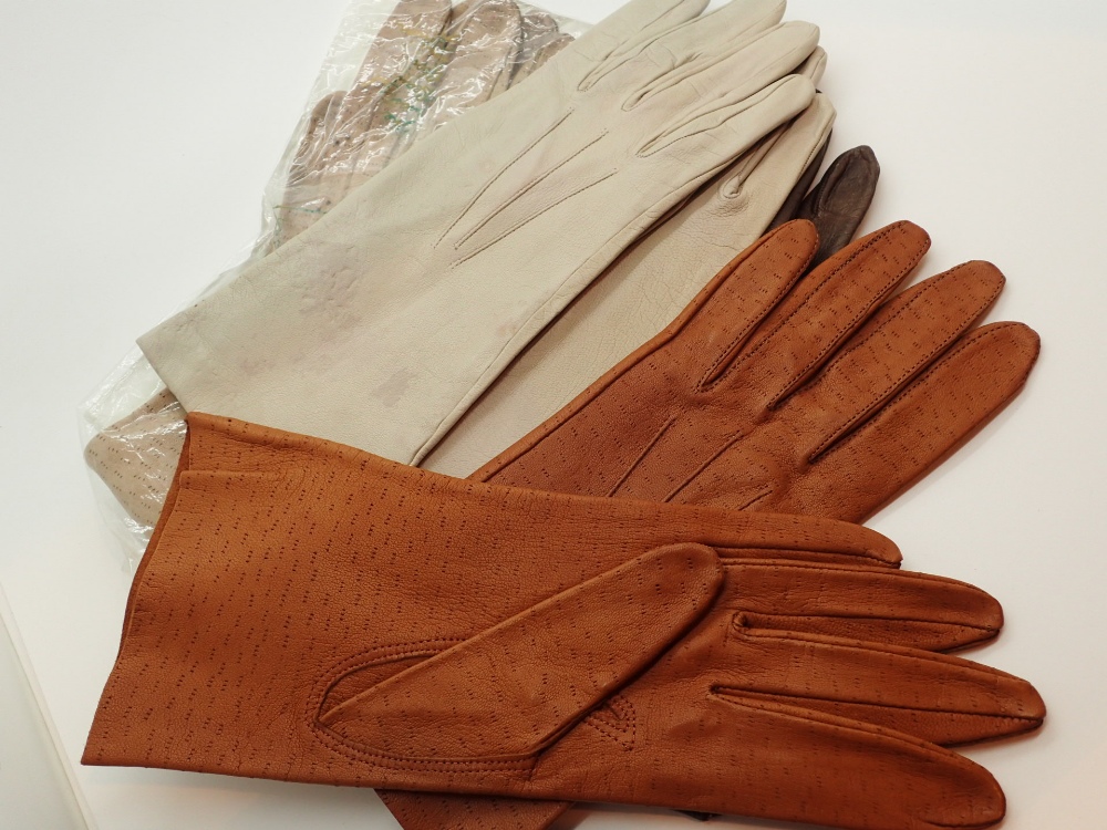 Four pairs of vintage leather gloves