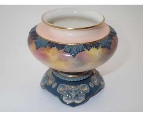 Royal Worcester small Hadleys four footed roses vase H: 9 cm