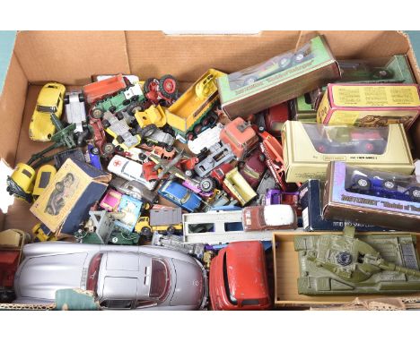 Post-war and Later Diecast Vehicles, a collection of vintage and modern private and commercial and military vehicles in vario