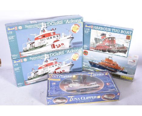 Marine Vessel Plastic Kits, a boxed group comprises Lindberg 1:60 scale 77220 Luna Clipper trawler (factory sealed), 1:72 sca