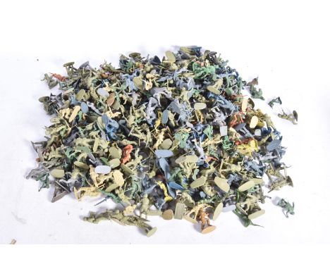 Very large collection of unboxed Airfix and other makers 1:32 Scale Military Figures, including Airfix German Infantry and Af