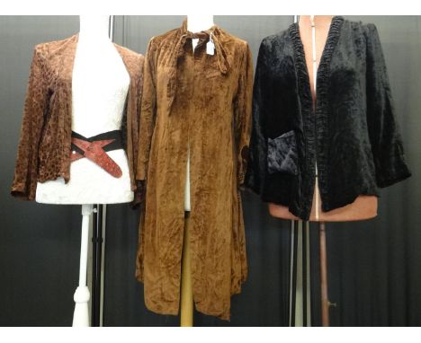 Collection of ladies vintage clothing and accessories to include: a 1920's black velvet jacket with pocket and check lining, 