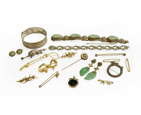 A Quantity of Jewellery, including a 15 carat gold amethyst and split pearl swallow brooch, two split pearl swallow brooches,