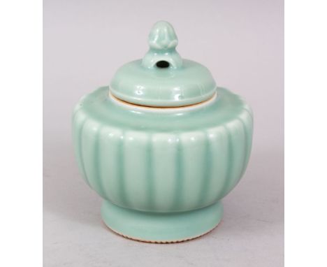 A GOOD JAPANESE 19TH / 20TH CENTURY LONGQUAN STYLE CELADON PORCELAIN KORO / CENSER &amp; COVER,the celadon ground with moulde