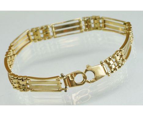 18ct yellow gold gate-link style bracelet, width approx 8mm, lobster clasp, length approx 20cm 