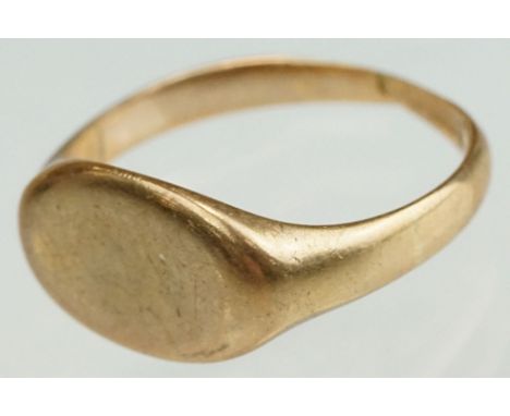 9ct rose gold signet ring, oval plain polished head, dimensions approx 10mm x 14mm, tapered shoulders, ring size R 