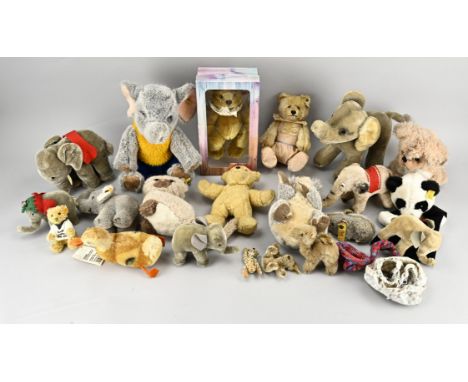 Lot with various German Steiff toy animals, plus 1x Schuco bear. Mainly second half of the 20th century. Size: 10 - 30 cm. In