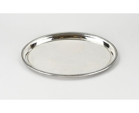 Oval silver tray, 835/000, with a raised edge with pearl decor. MT.: Wilhelm Binder, Schwabisch Gmund. 27x36x2cm. approx. 481